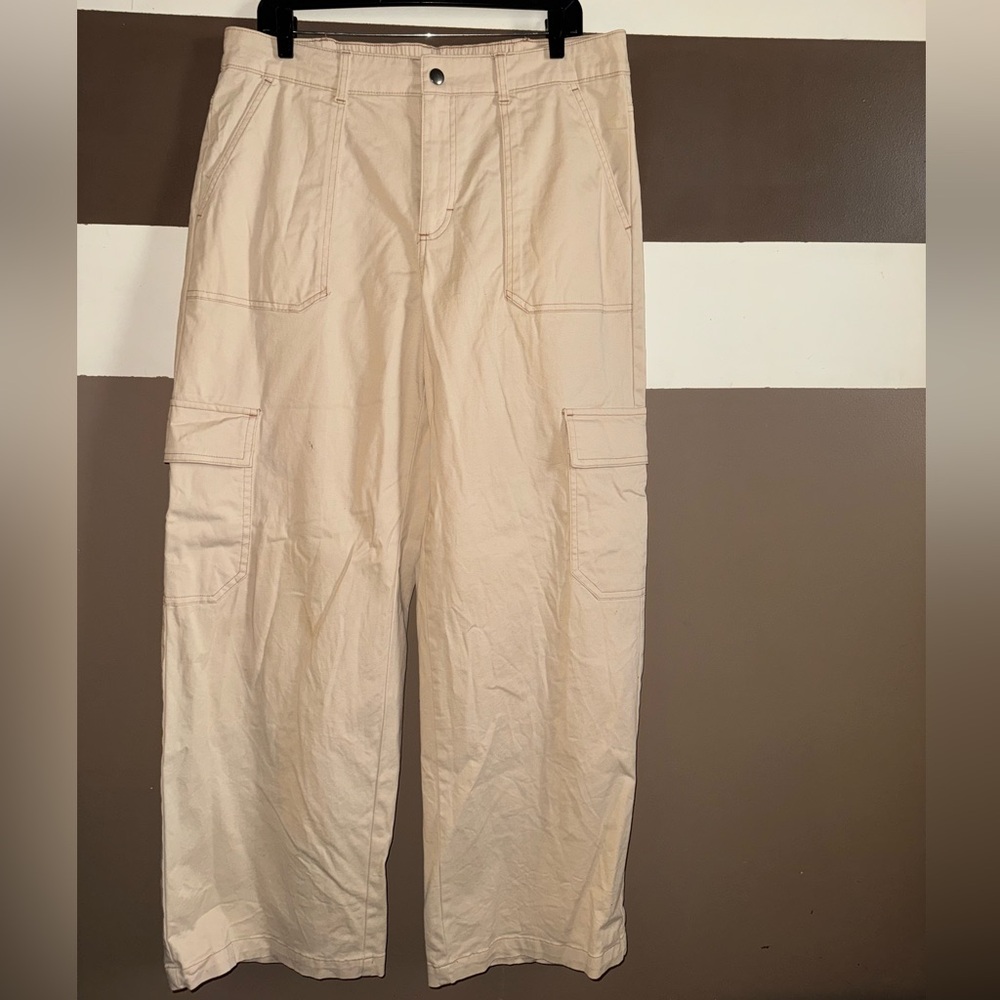 ‼️SOLD‼️ Wild Fable women’s Cargo Pants (L)